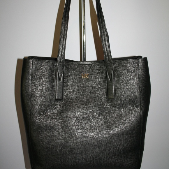Michael Kors Handbags - MICHAEL KORS JUNIE LARGE TOTE BLACK LEATHER